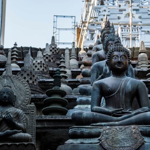 buddha-statues-and-small-stupas-in-gangaramaya-tem-2025-02-09-01-42-16-utc